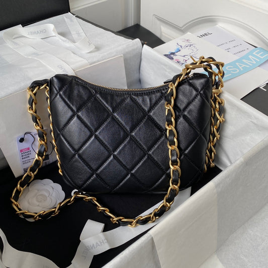 Chanel 23kHobo Bag 23x23x6cm black