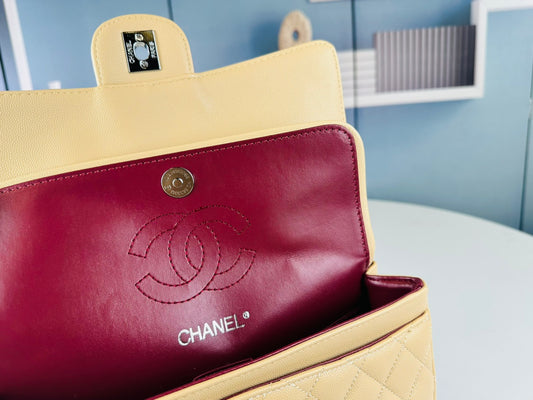 CC Classic Flap caviar leather 25 cm